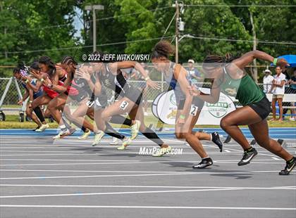 Thumbnail 2 in NCHSAA 1A/4A Track & Field Championship photogallery.