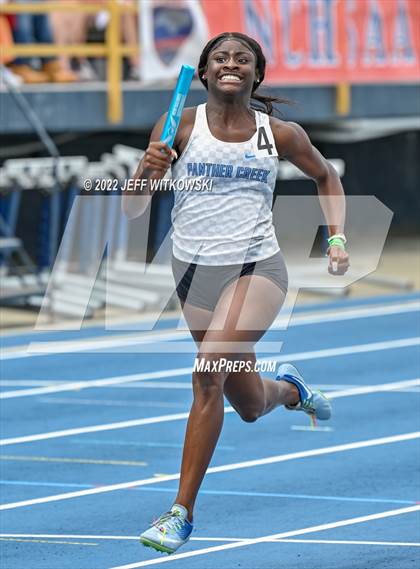 Thumbnail 3 in NCHSAA 1A/4A Track & Field Championship photogallery.