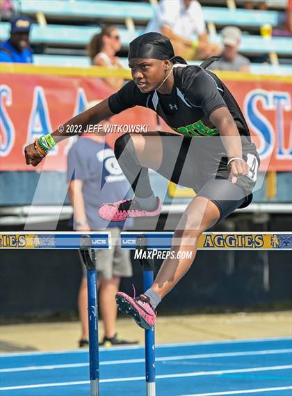 Thumbnail 3 in NCHSAA 1A/4A Track & Field Championship photogallery.
