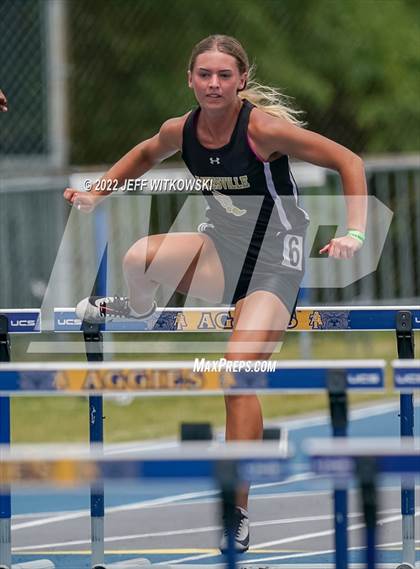 Thumbnail 2 in NCHSAA 1A/4A Track & Field Championship photogallery.