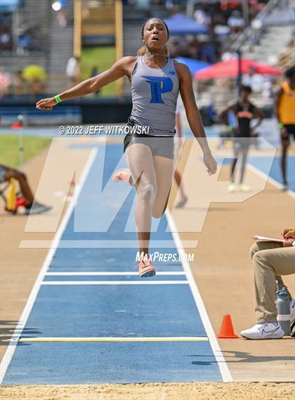 Thumbnail 1 in NCHSAA 1A/4A Track & Field Championship photogallery.
