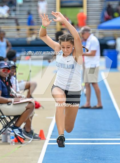 Thumbnail 3 in NCHSAA 1A/4A Track & Field Championship photogallery.