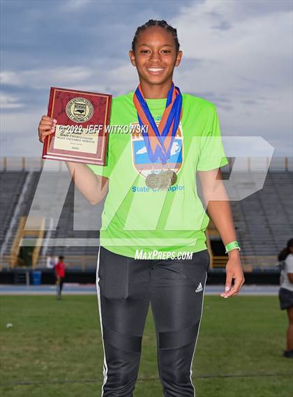 Thumbnail 1 in NCHSAA 1A/4A Track & Field Championship photogallery.