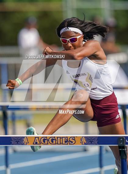 Thumbnail 2 in NCHSAA 1A/4A Track & Field Championship photogallery.