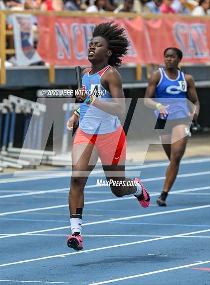 Thumbnail 2 in NCHSAA 1A/4A Track & Field Championship photogallery.