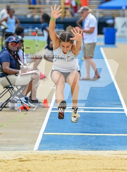 Thumbnail 1 in NCHSAA 1A/4A Track & Field Championship photogallery.