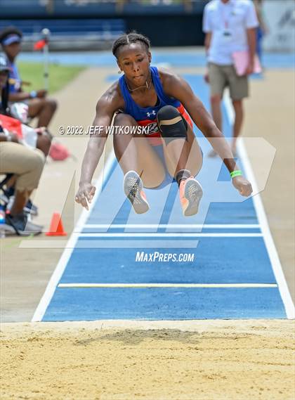 Thumbnail 1 in NCHSAA 1A/4A Track & Field Championship photogallery.