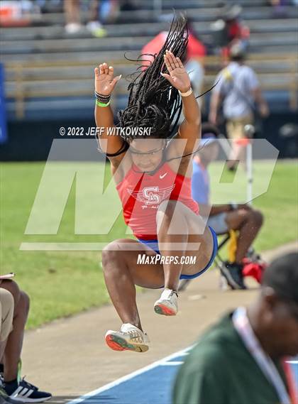 Thumbnail 1 in NCHSAA 1A/4A Track & Field Championship photogallery.