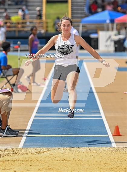 Thumbnail 1 in NCHSAA 1A/4A Track & Field Championship photogallery.