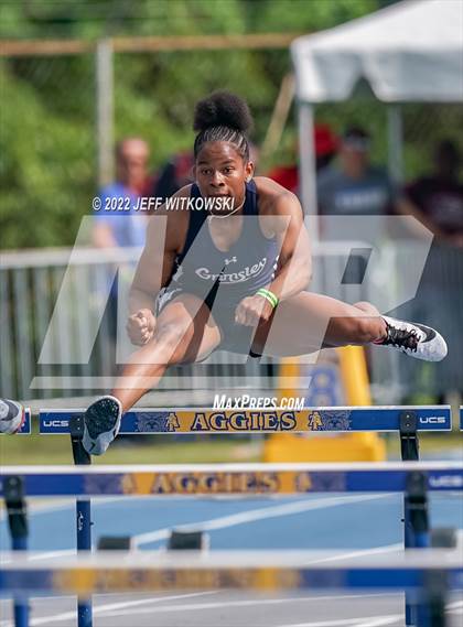 Thumbnail 2 in NCHSAA 1A/4A Track & Field Championship photogallery.