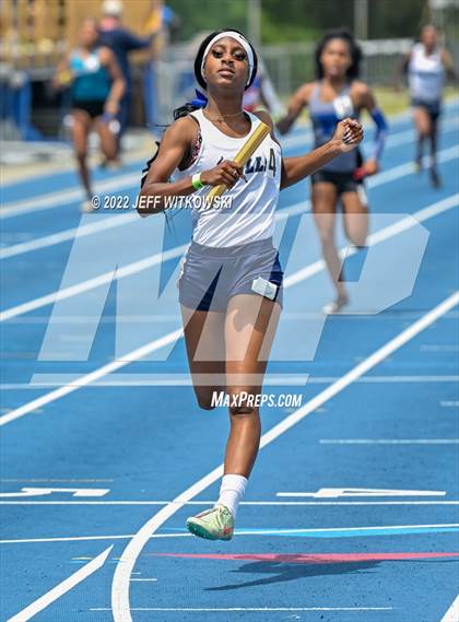 Thumbnail 3 in NCHSAA 1A/4A Track & Field Championship photogallery.