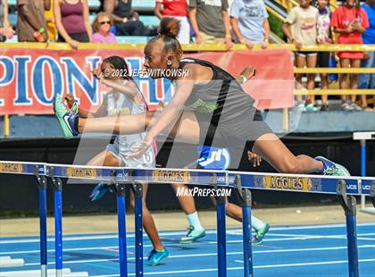 Thumbnail 1 in NCHSAA 1A/4A Track & Field Championship photogallery.