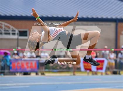 Thumbnail 3 in NCHSAA 1A/4A Track & Field Championship photogallery.