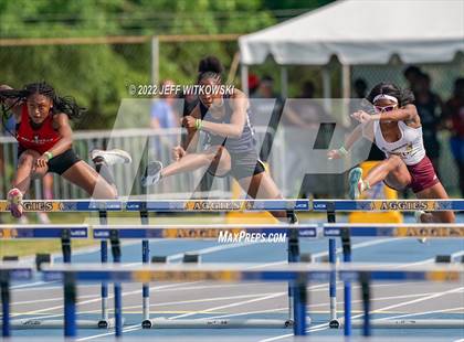 Thumbnail 3 in NCHSAA 1A/4A Track & Field Championship photogallery.