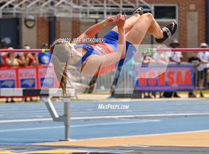 Thumbnail 3 in NCHSAA 1A/4A Track & Field Championship photogallery.