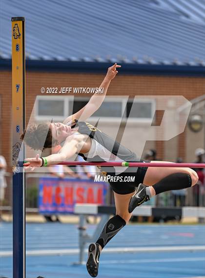 Thumbnail 2 in NCHSAA 1A/4A Track & Field Championship photogallery.