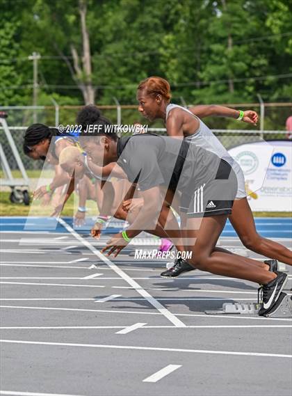 Thumbnail 1 in NCHSAA 1A/4A Track & Field Championship photogallery.