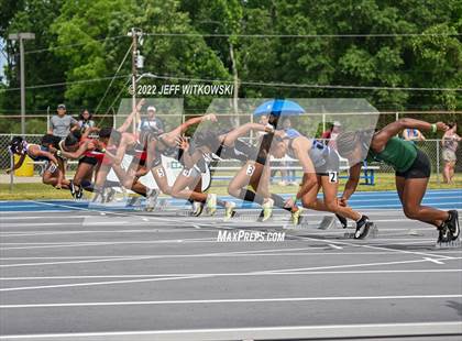 Thumbnail 2 in NCHSAA 1A/4A Track & Field Championship photogallery.