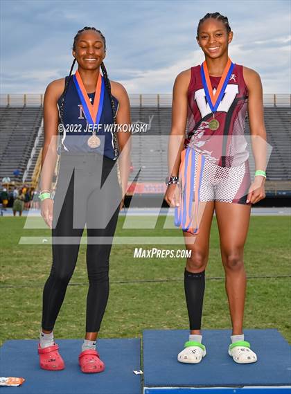 Thumbnail 1 in NCHSAA 1A/4A Track & Field Championship photogallery.