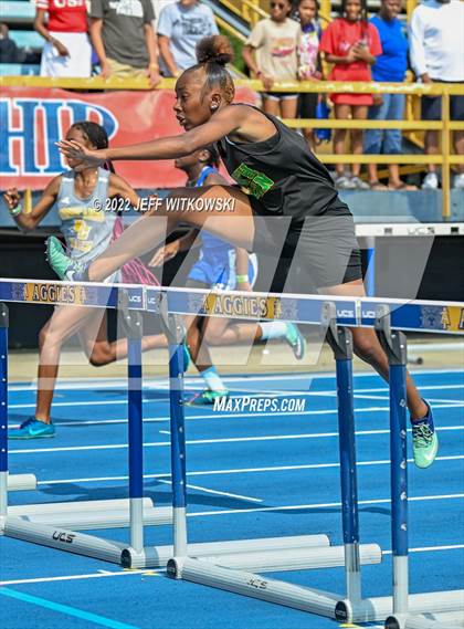 Thumbnail 2 in NCHSAA 1A/4A Track & Field Championship photogallery.