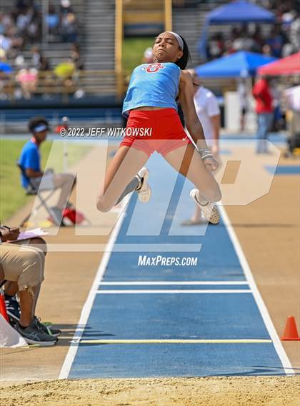 Thumbnail 3 in NCHSAA 1A/4A Track & Field Championship photogallery.