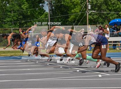 Thumbnail 2 in NCHSAA 1A/4A Track & Field Championship photogallery.