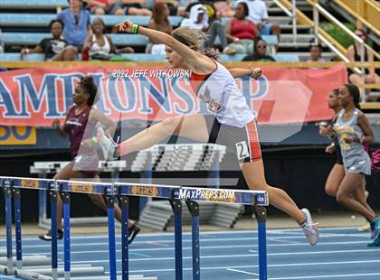 Thumbnail 3 in NCHSAA 1A/4A Track & Field Championship photogallery.