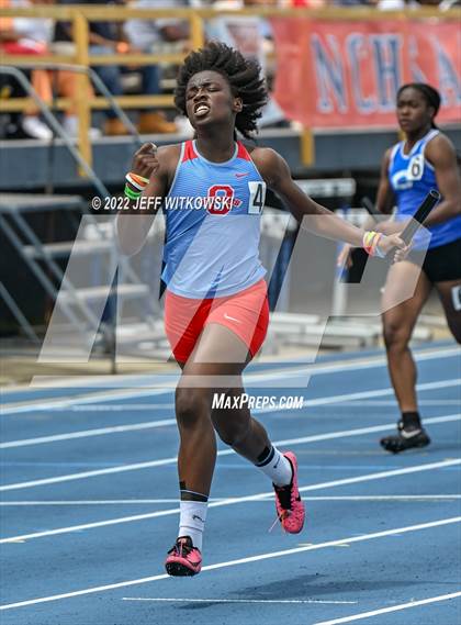 Thumbnail 3 in NCHSAA 1A/4A Track & Field Championship photogallery.