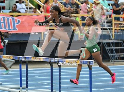 Thumbnail 1 in NCHSAA 1A/4A Track & Field Championship photogallery.