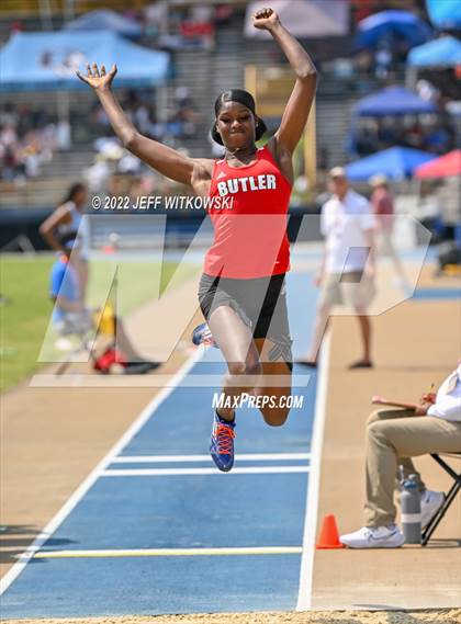 Thumbnail 3 in NCHSAA 1A/4A Track & Field Championship photogallery.