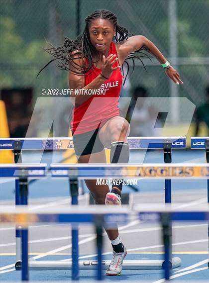 Thumbnail 1 in NCHSAA 1A/4A Track & Field Championship photogallery.