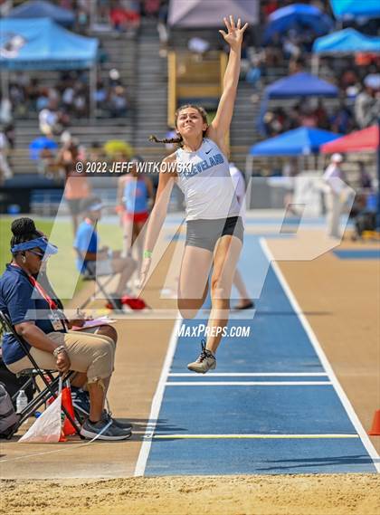 Thumbnail 3 in NCHSAA 1A/4A Track & Field Championship photogallery.