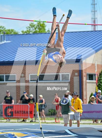 Thumbnail 3 in NCHSAA 1A/4A Track & Field Championship photogallery.