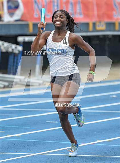 Thumbnail 2 in NCHSAA 1A/4A Track & Field Championship photogallery.