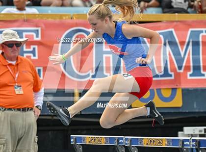 Thumbnail 3 in NCHSAA 1A/4A Track & Field Championship photogallery.