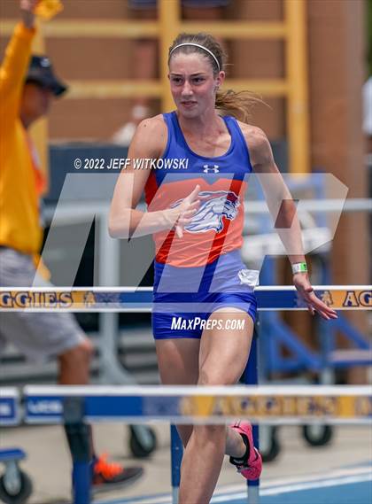 Thumbnail 2 in NCHSAA 1A/4A Track & Field Championship photogallery.