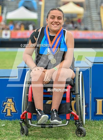 Thumbnail 2 in NCHSAA 1A/4A Track & Field Championship photogallery.