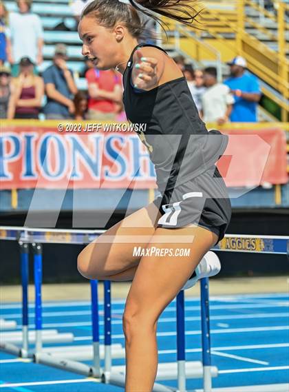 Thumbnail 3 in NCHSAA 1A/4A Track & Field Championship photogallery.