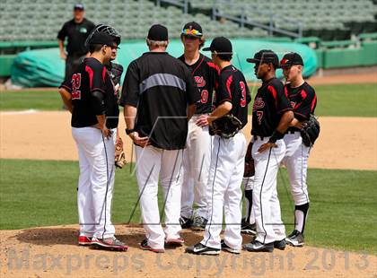 Thumbnail 2 in Lincoln vs. Jesuit (Banner Island Classic) photogallery.