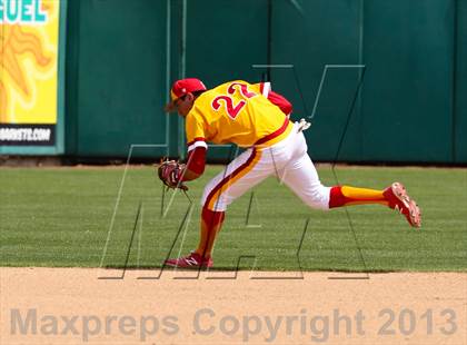 Thumbnail 2 in Lincoln vs. Jesuit (Banner Island Classic) photogallery.