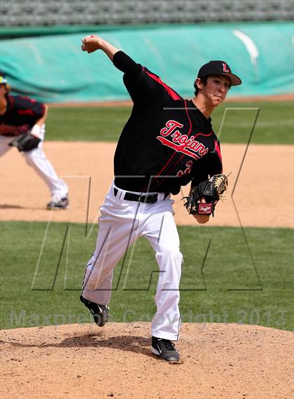 Thumbnail 1 in Lincoln vs. Jesuit (Banner Island Classic) photogallery.
