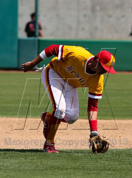 Thumbnail 2 in Lincoln vs. Jesuit (Banner Island Classic) photogallery.