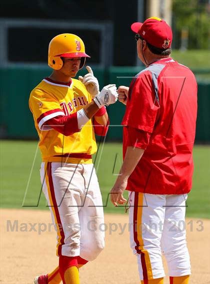Thumbnail 1 in Lincoln vs. Jesuit (Banner Island Classic) photogallery.