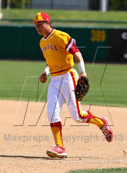 Thumbnail 1 in Lincoln vs. Jesuit (Banner Island Classic) photogallery.