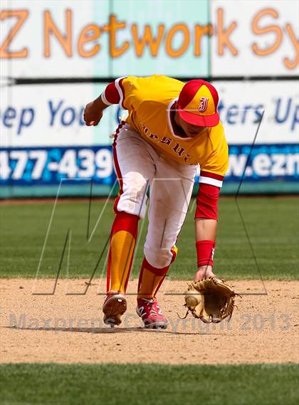 Thumbnail 3 in Lincoln vs. Jesuit (Banner Island Classic) photogallery.