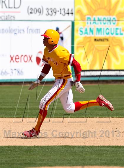 Thumbnail 1 in Lincoln vs. Jesuit (Banner Island Classic) photogallery.