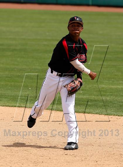 Thumbnail 2 in Lincoln vs. Jesuit (Banner Island Classic) photogallery.