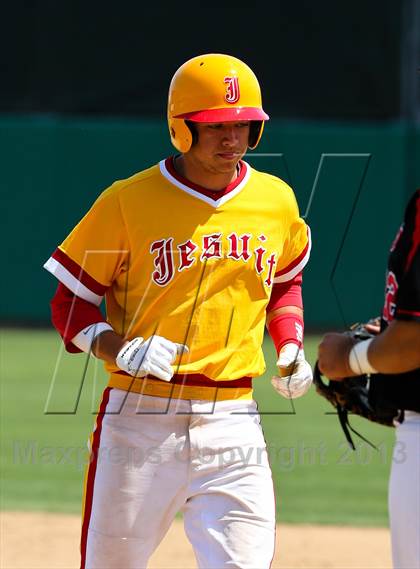 Thumbnail 3 in Lincoln vs. Jesuit (Banner Island Classic) photogallery.