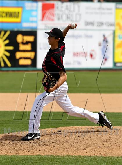 Thumbnail 1 in Lincoln vs. Jesuit (Banner Island Classic) photogallery.