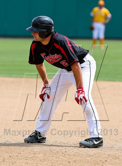 Thumbnail 2 in Lincoln vs. Jesuit (Banner Island Classic) photogallery.